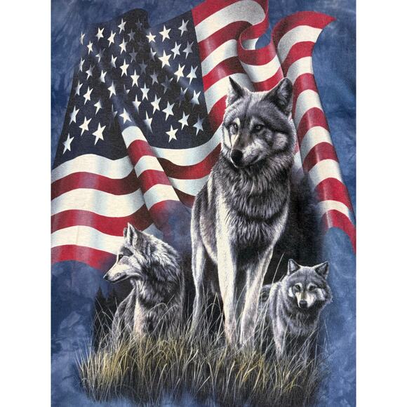 VTG 2001 The Mountain Blue Acid Washed Wolf Pack Pups American Flag T-Shirt XL - Picture 6 of 8